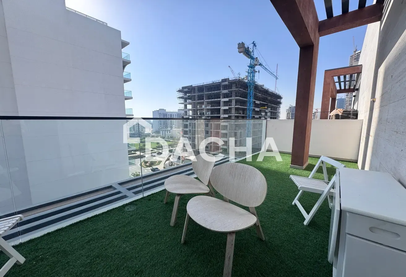 Vacant | Pool View | Fully Furnished