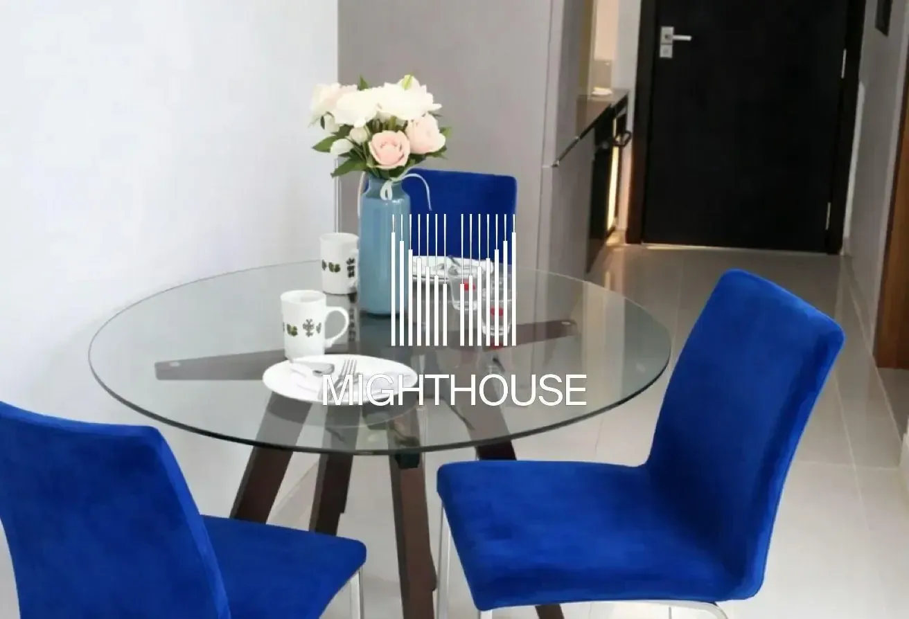 Studio in Divine | Furnished | 12 Cheques