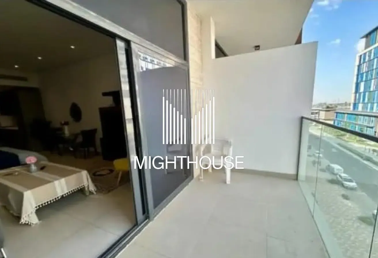 Studio in Divine | Furnished | 12 Cheques