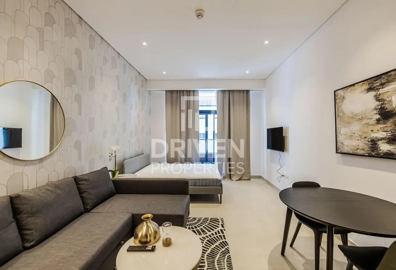 Spacious and Bright Apt | Ready to Move In