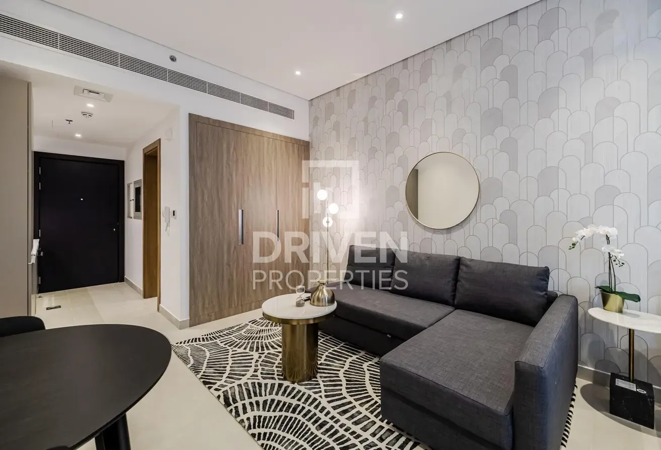 Spacious and Bright Apt | Ready to Move In
