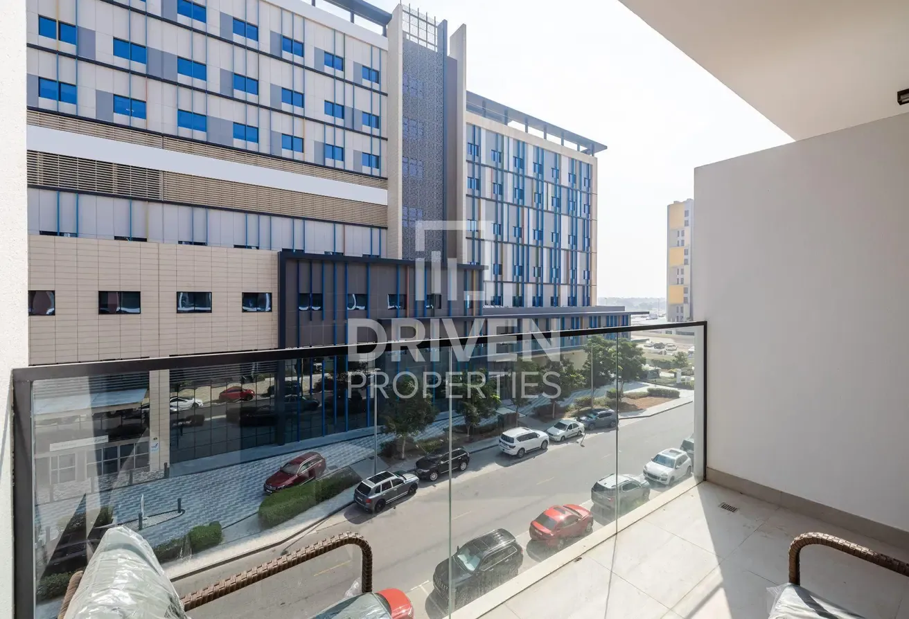 Spacious and Bright Apt | Ready to Move In