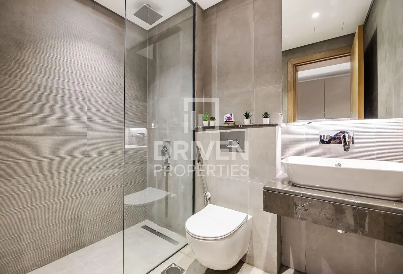 Spacious and Bright Apt | Ready to Move In
