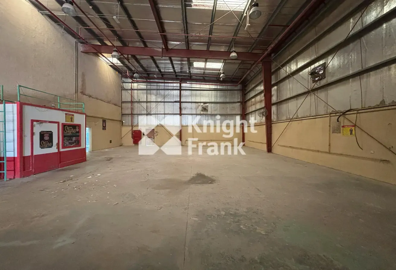 Ideal for Retailers | Standalone Warehouse