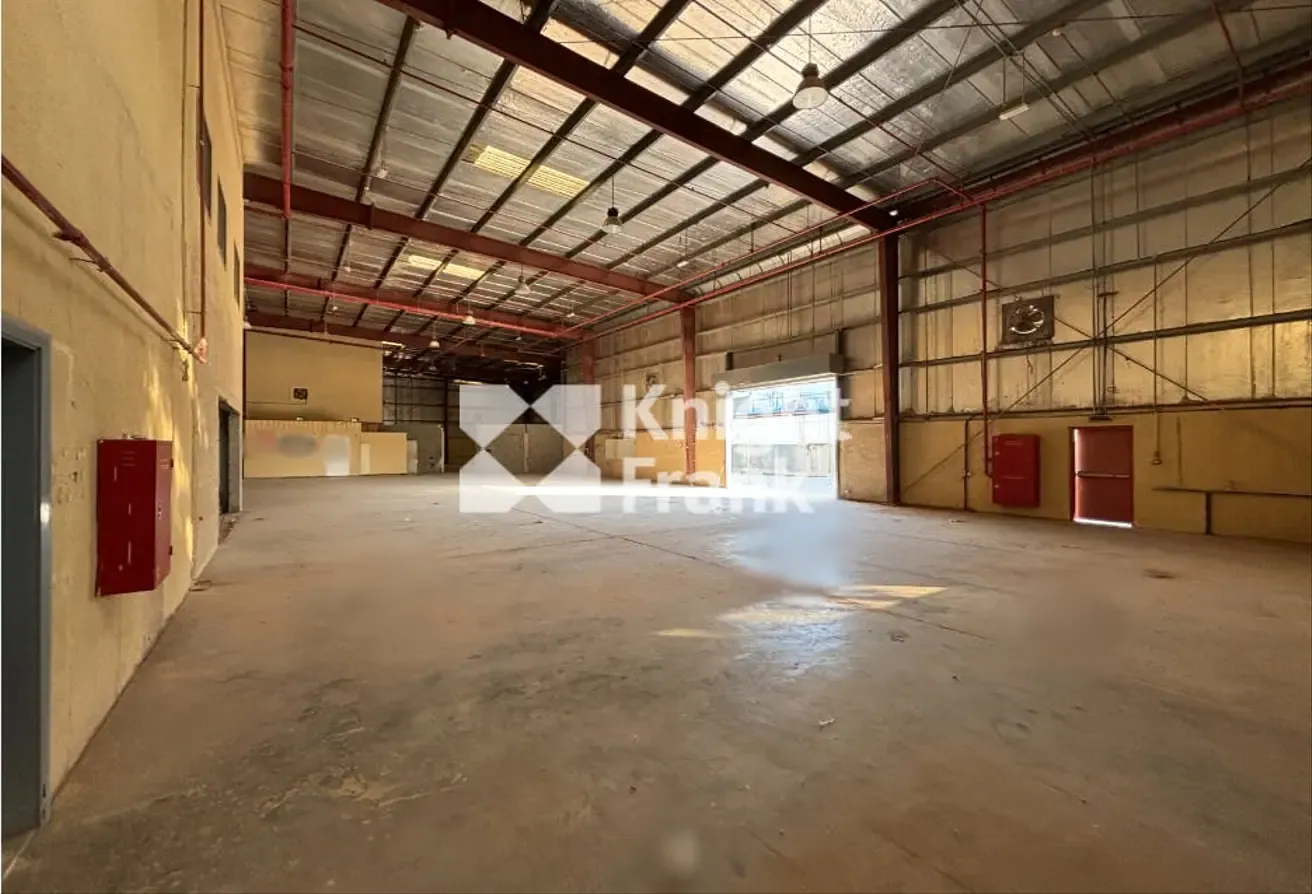 Ideal for Retailers | Standalone Warehouse