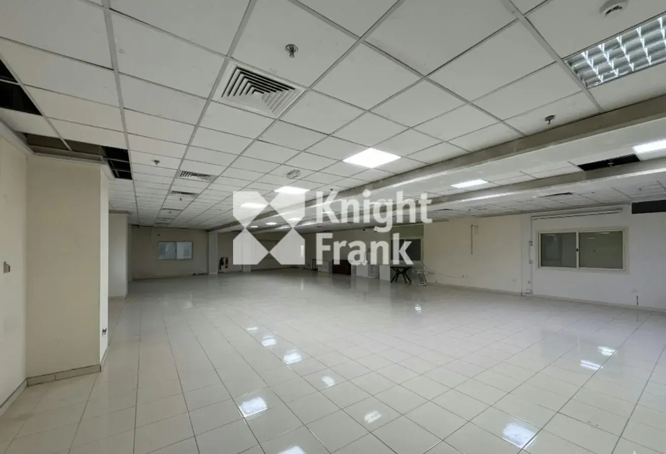Easy Access | 398 kW | 8m Height | Tenanted