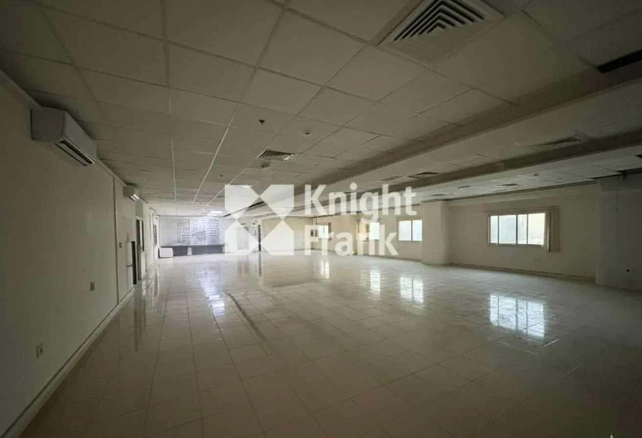 Easy Access | 398 kW | 8m Height | Tenanted