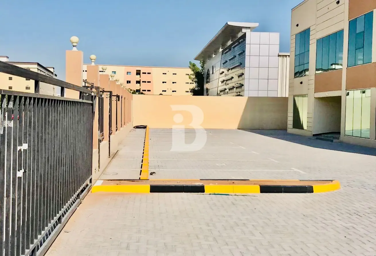 STANDALONE WAREHOUSE | TENANT | HIGH ROI POTENTIAL