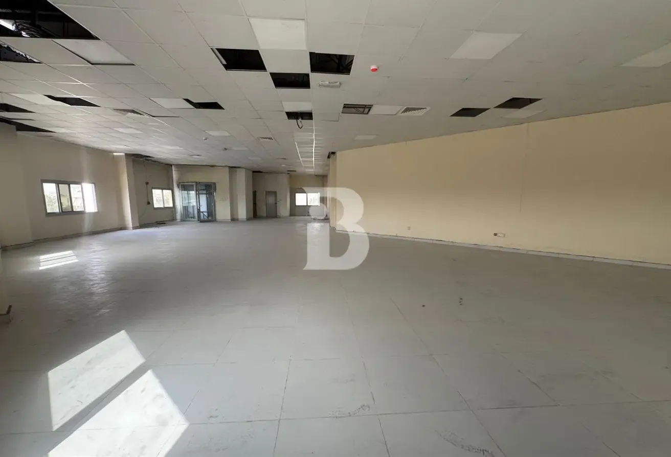Warehouse Compound for Sale in DIP