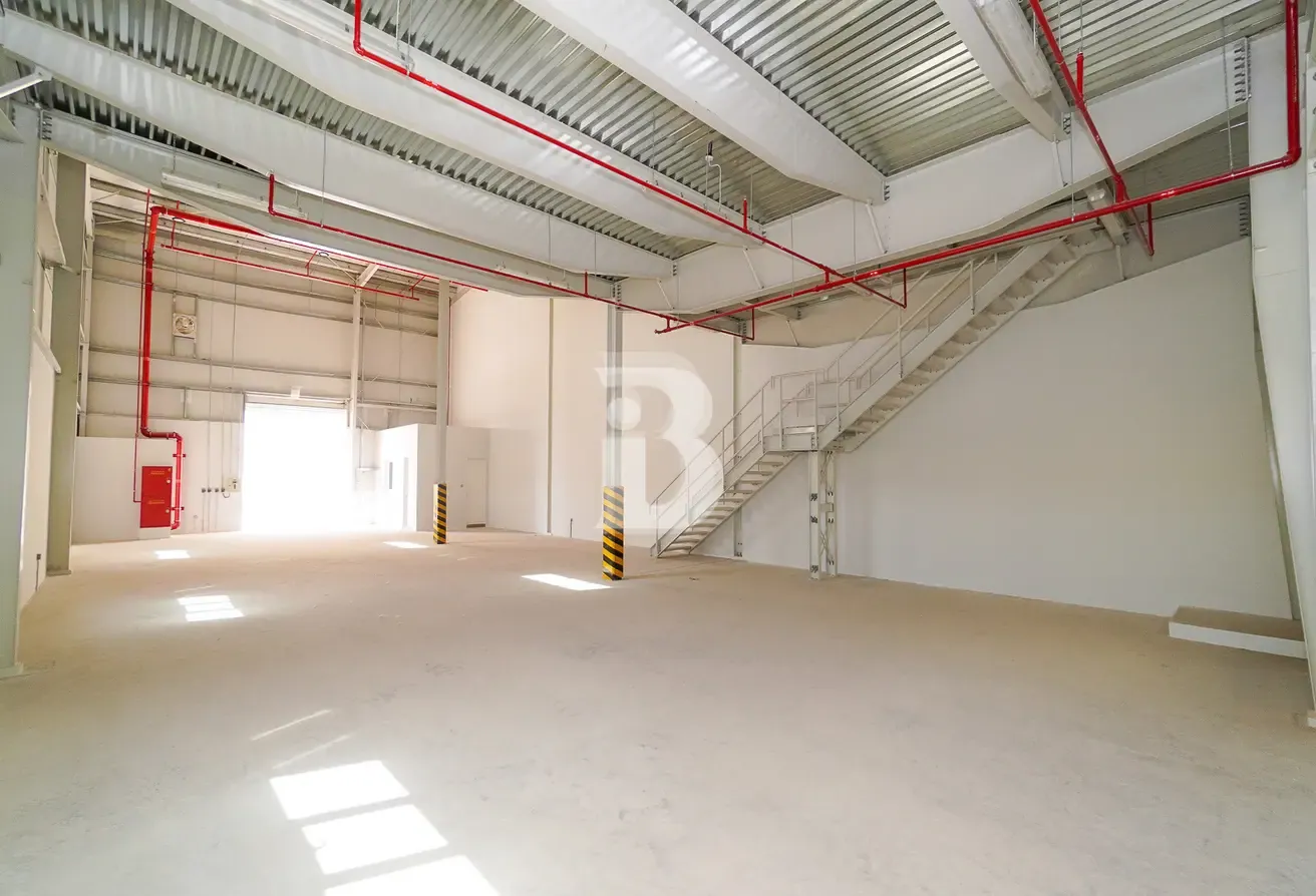 Warehouse Compound|DIP2 (13% Gross Roi (No Agents)