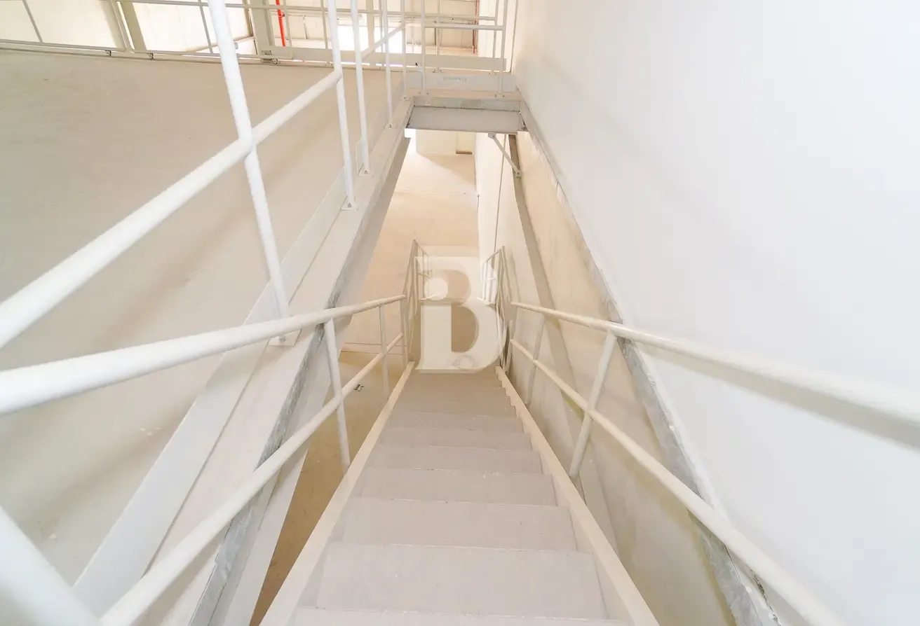 Warehouse Compound|DIP2 (13% Gross Roi (No Agents)
