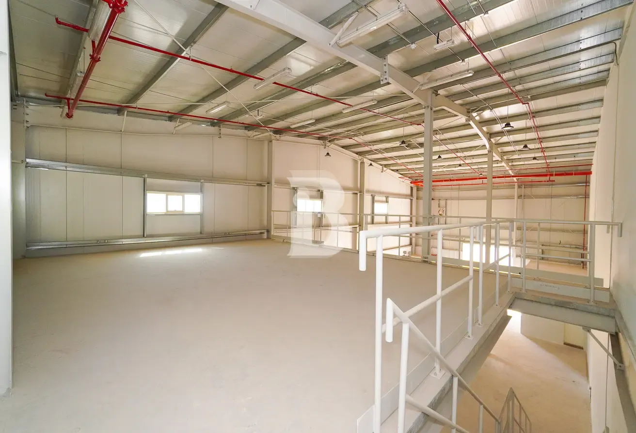 Warehouse Compound|DIP2 (13% Gross Roi (No Agents)