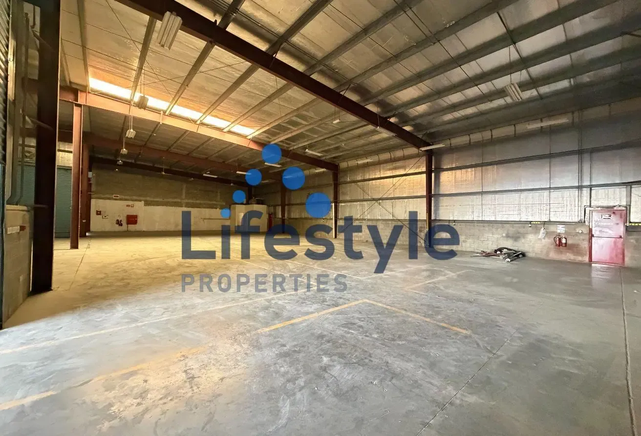 Premium Warehouse | Vacant | 3 Entrance