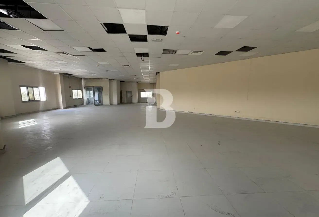 Warehouse Compound for Sale in DIP