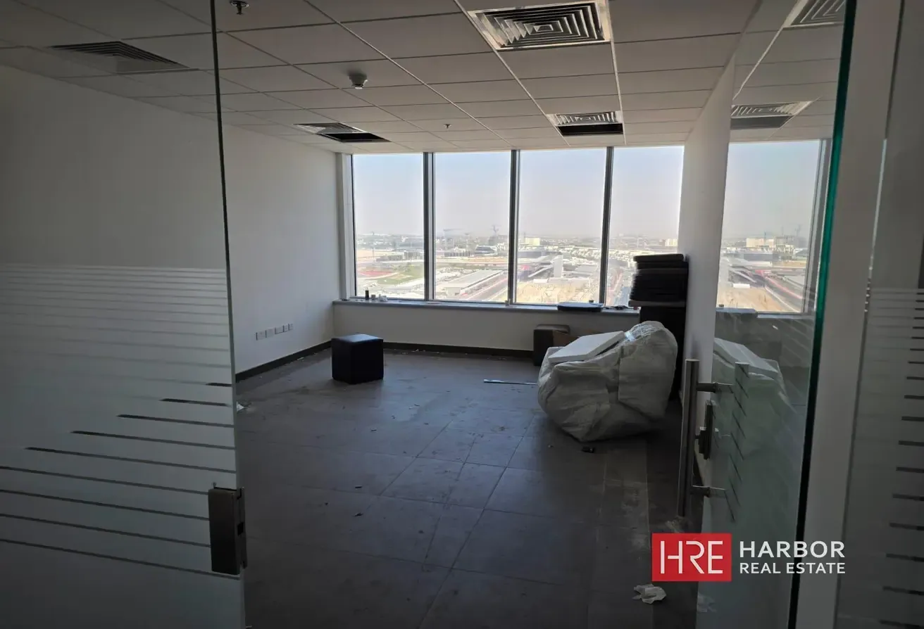 Ready to Move In  | Merge Office | High Floor