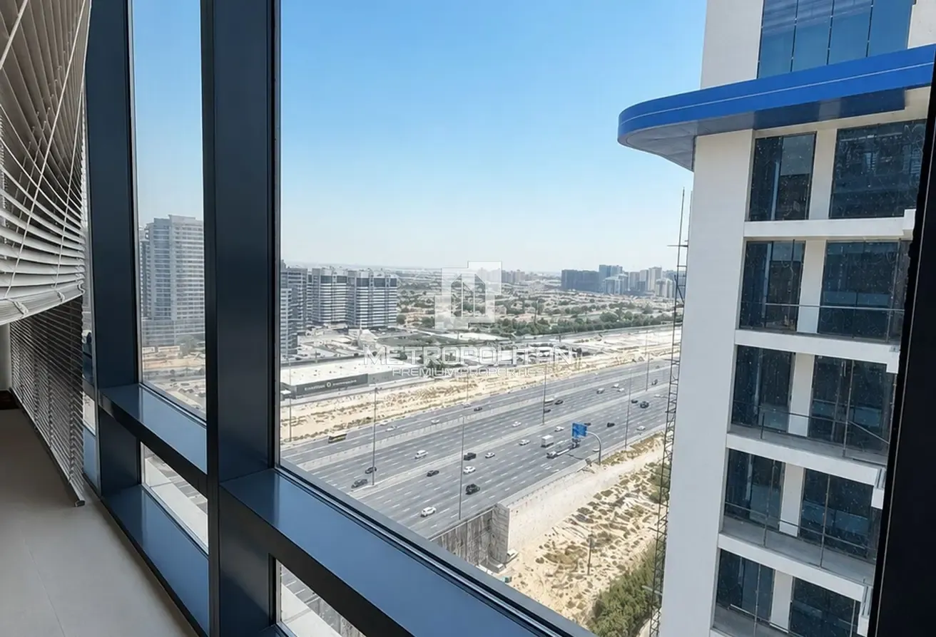 Urgent Sale | High Floor| Fully Fitted Unit