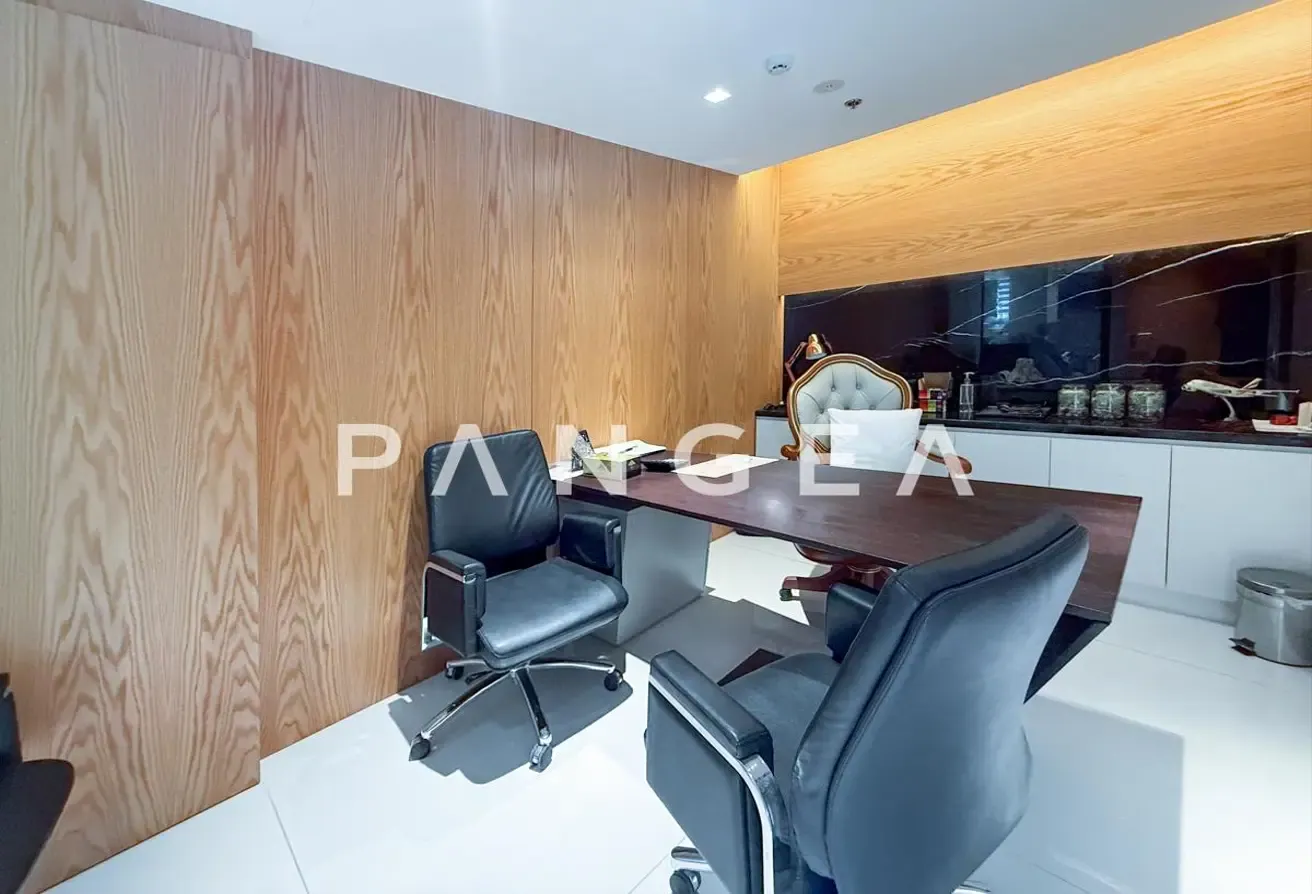 High-End Furniture | Canal View | Partitioned
