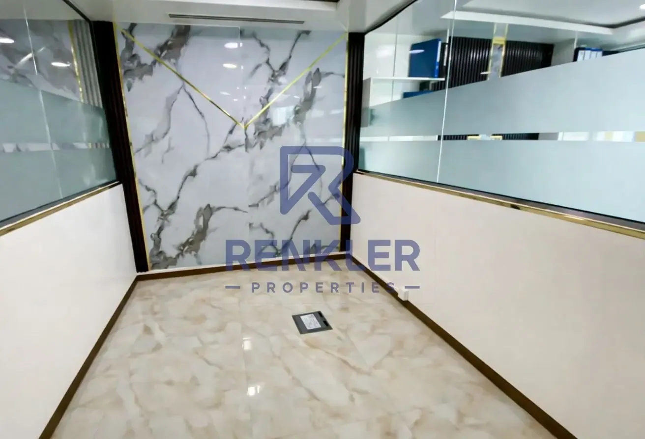 Furnished | Partitioned | High Floor | Close Metro