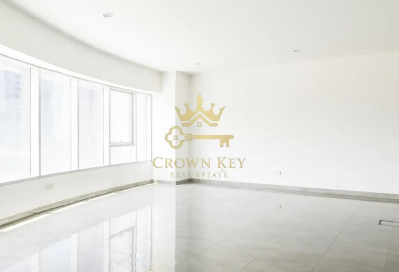 Fitted Office | 2 Parking | Pantry & Kitchen