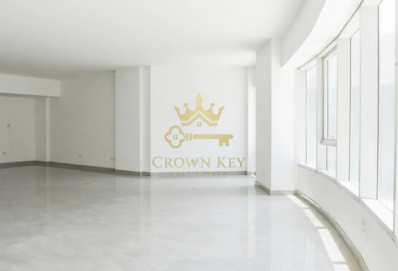 Fitted Office | 2 Parking | Pantry & Kitchen