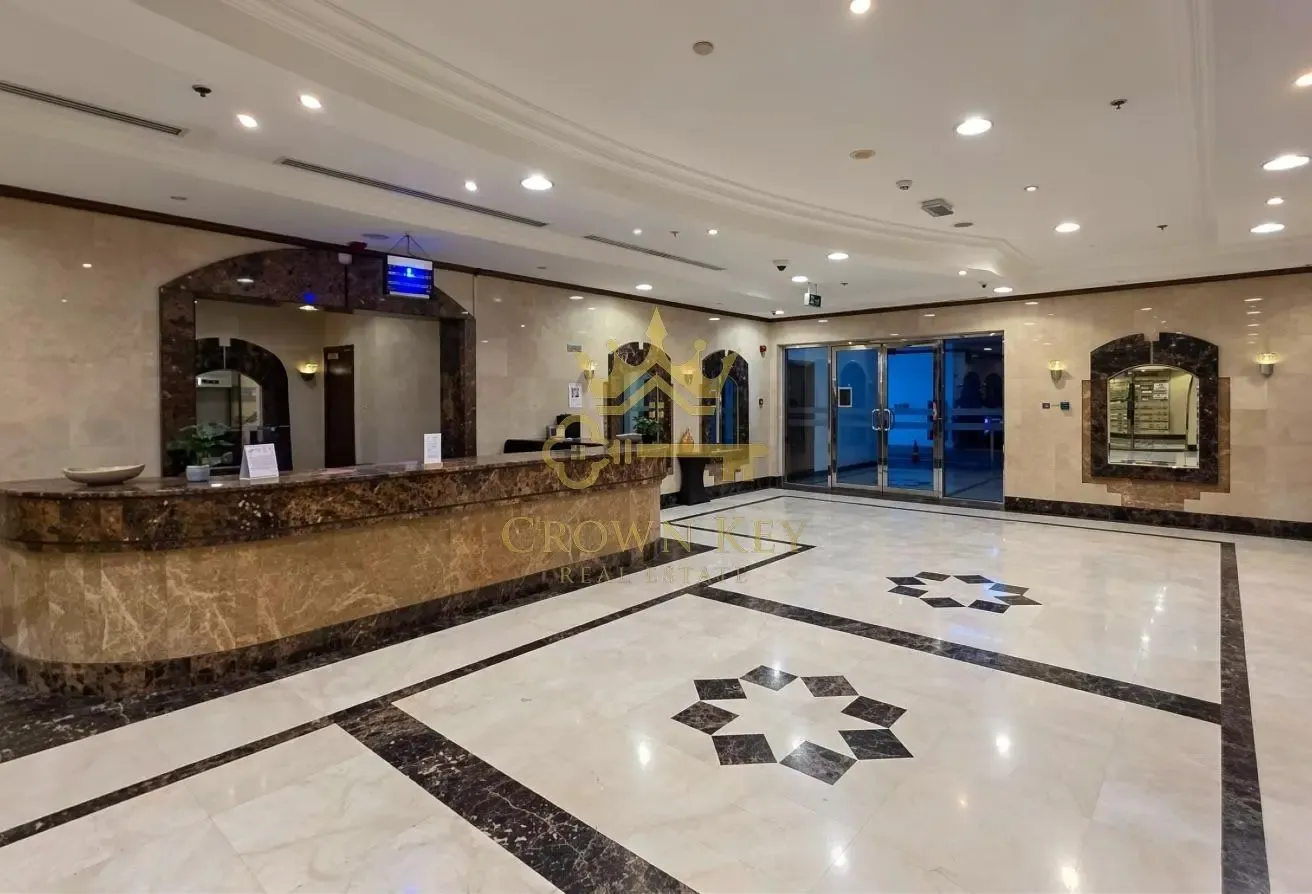 Fitted Office | 2 Parking | Pantry & Kitchen