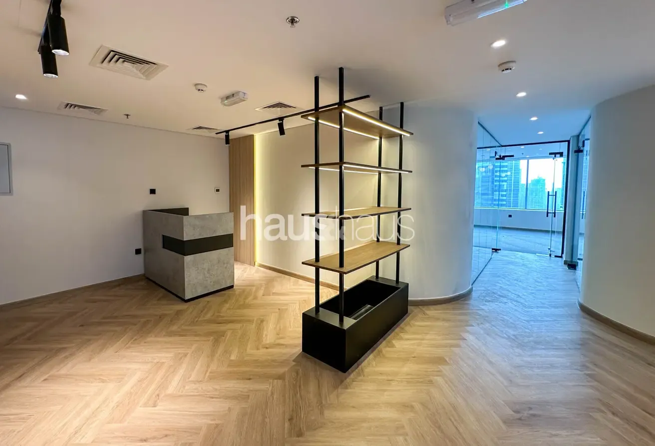 Premium Fitout | Close To Metro | Vacant