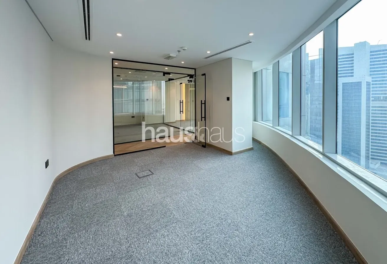 Premium Fitout | Close To Metro | Vacant