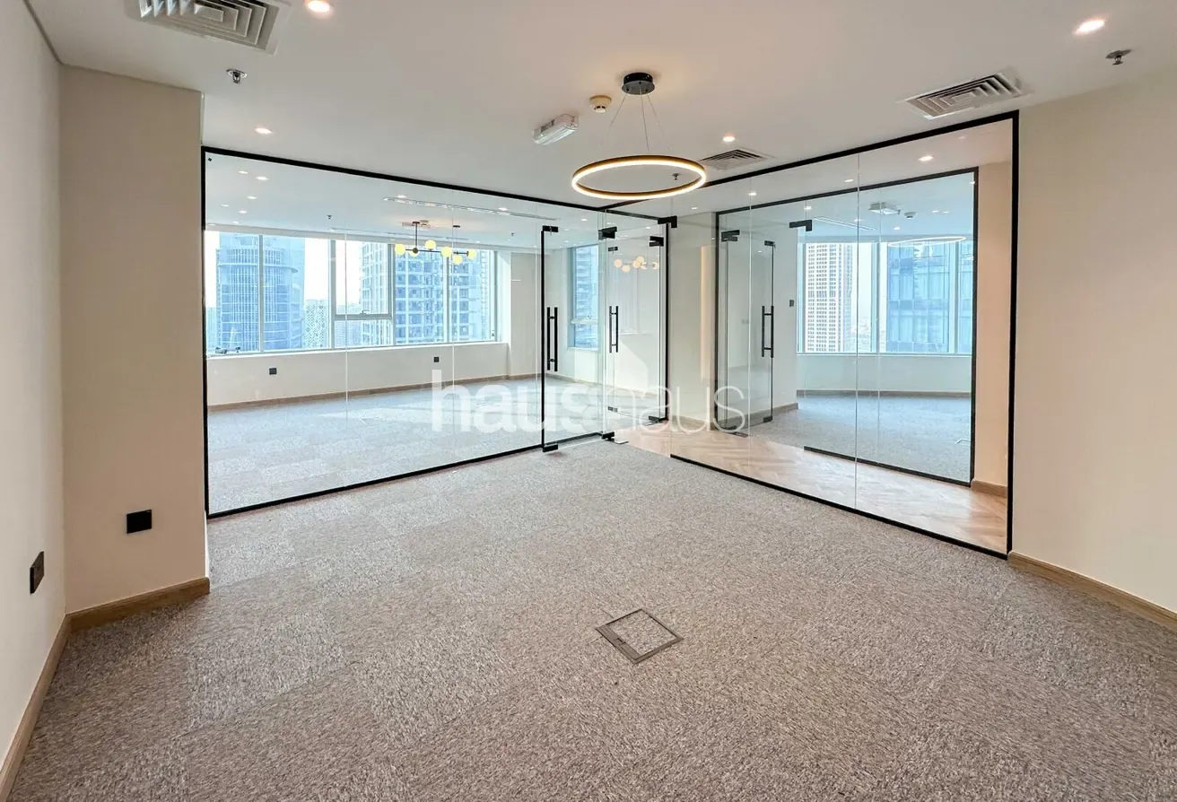Premium Fitout | Close To Metro | Vacant