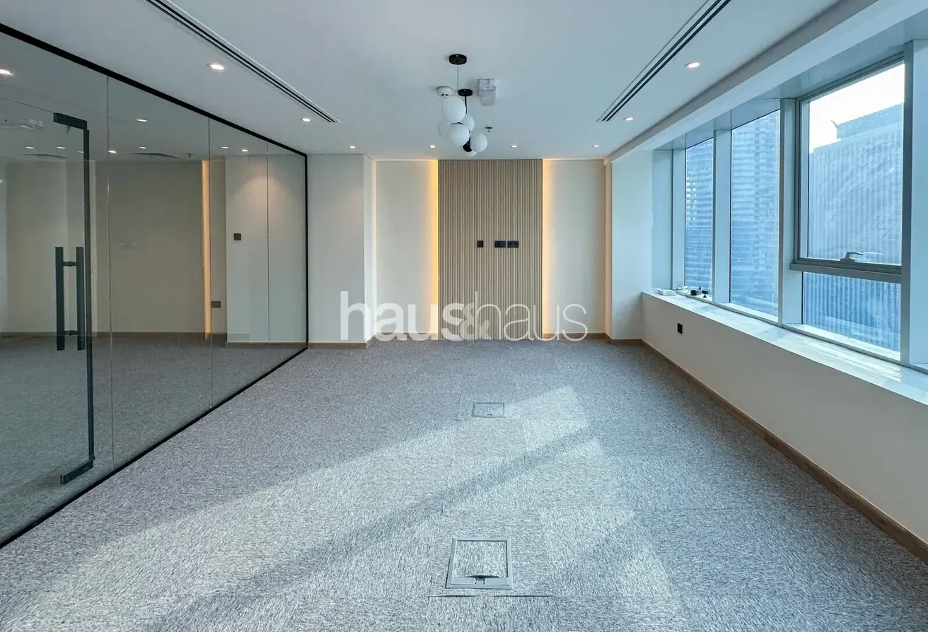 Premium Fitout | Close To Metro | Vacant