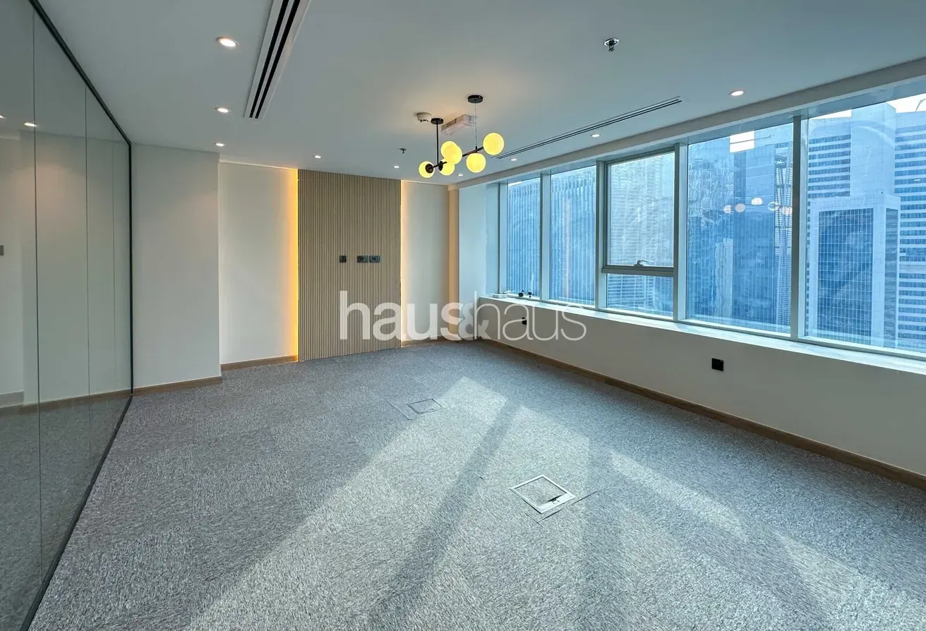 Premium Fitout | Close To Metro | Vacant