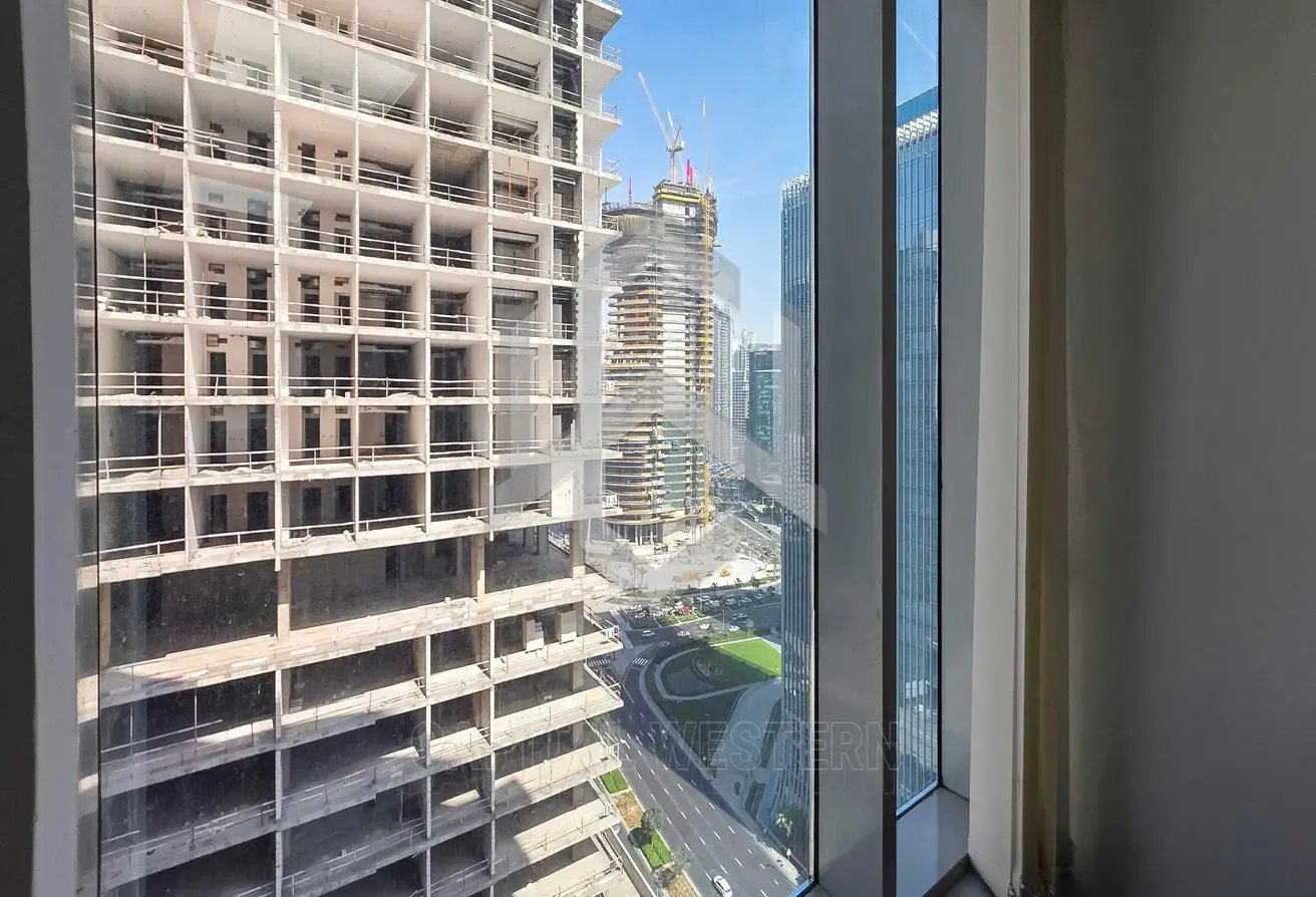 FULL FLOOR FOR SALE IN BUSINESS BAY | RENTED