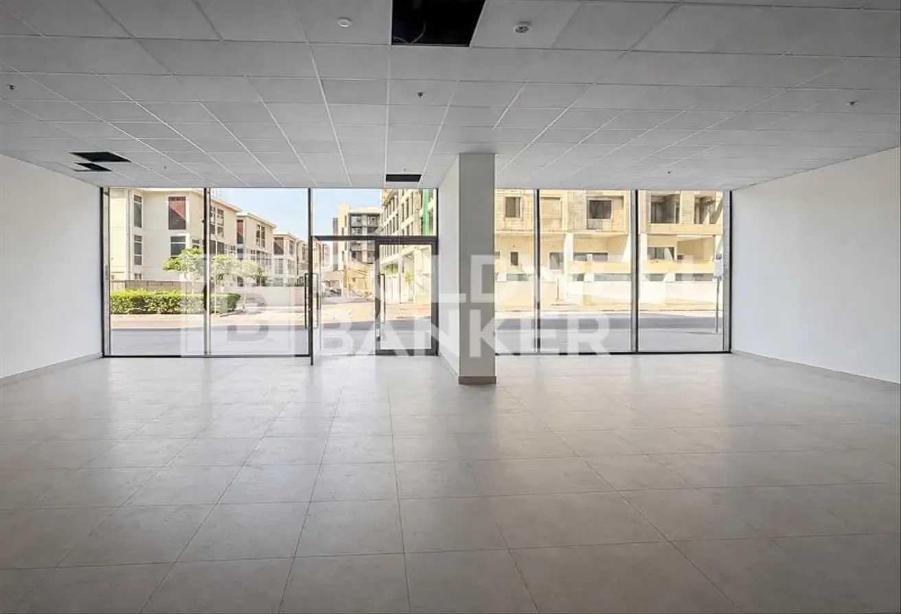 Fully Fitted Showroom |Vacant | Ideal for Business