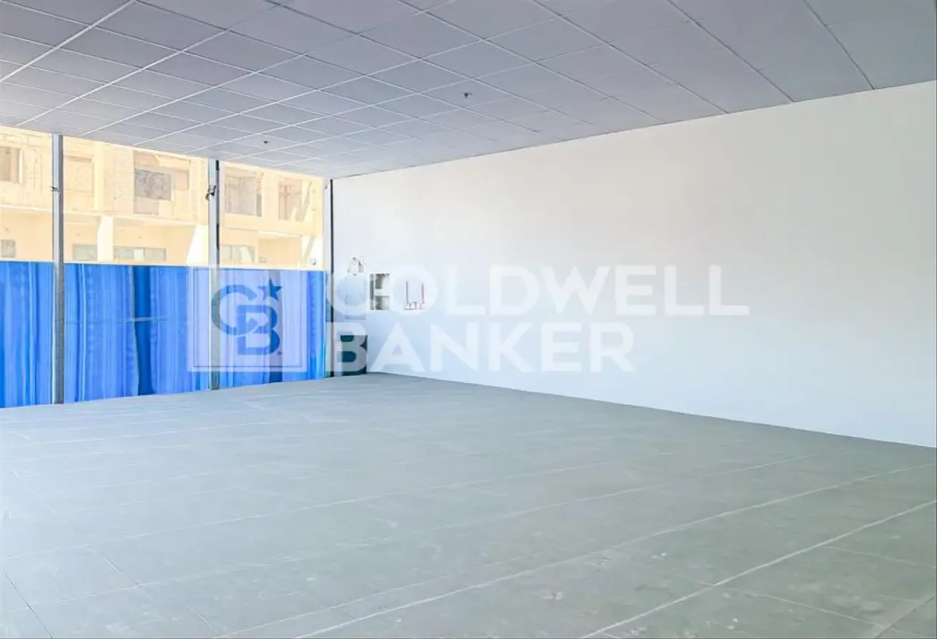 Fully Fitted Showroom |Vacant | Ideal for Business
