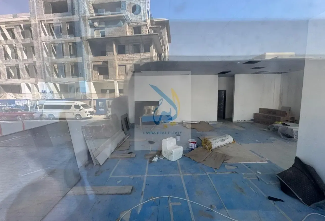 BRAND NEW SPACIOUS SHOWROOM IN JVC PRIME LOCATION