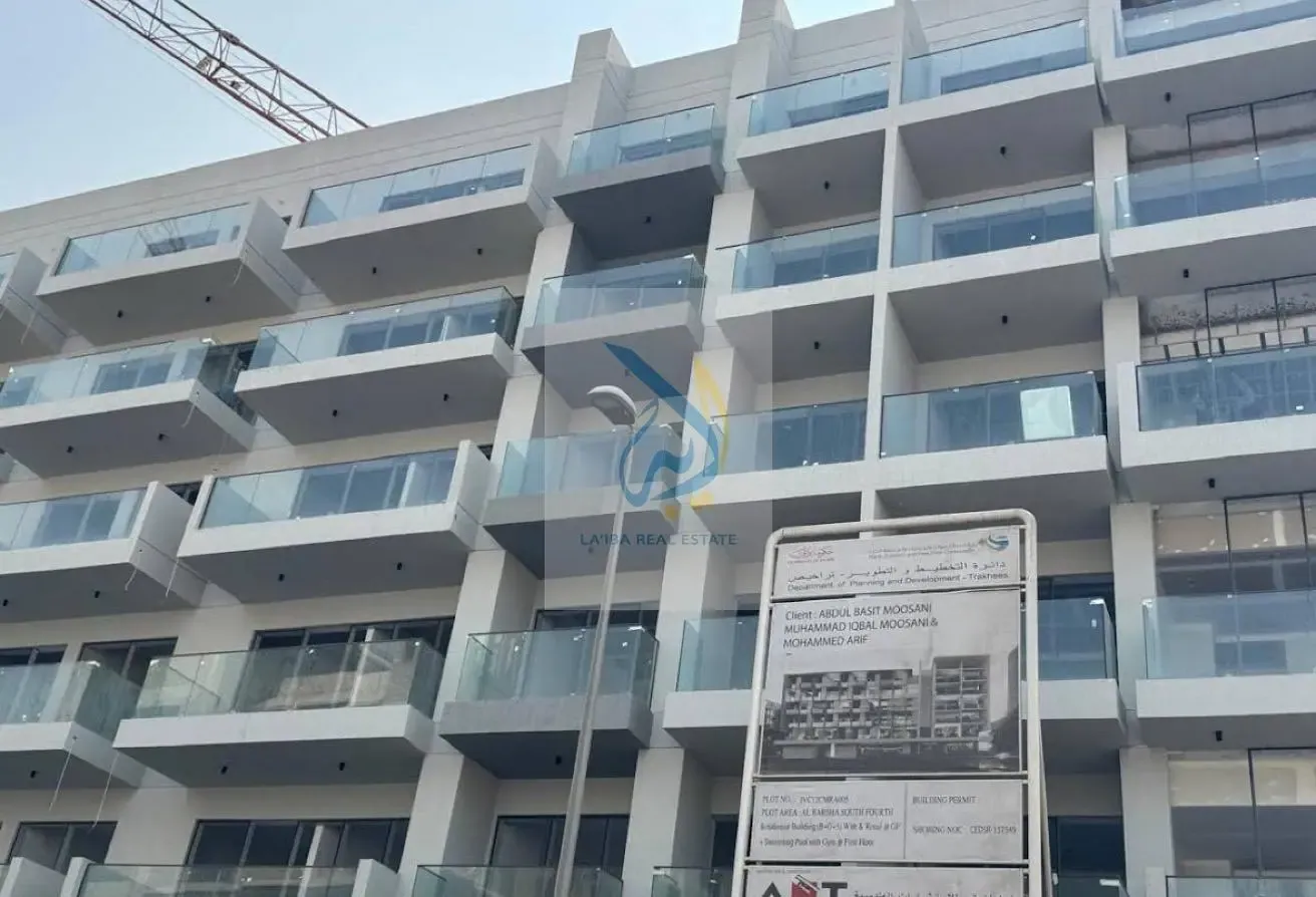 BRAND NEW SPACIOUS SHOWROOM IN JVC PRIME LOCATION