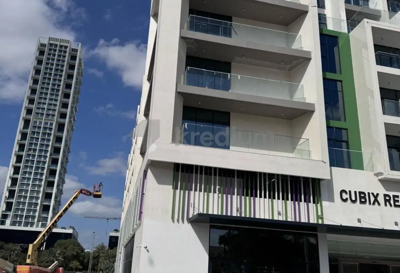 Bright & Spacious Retail Unit | High Visibility
