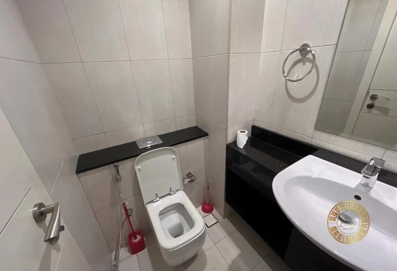 1 BEDROOM - HIGHER FLOOR- BALCONY - VACANT