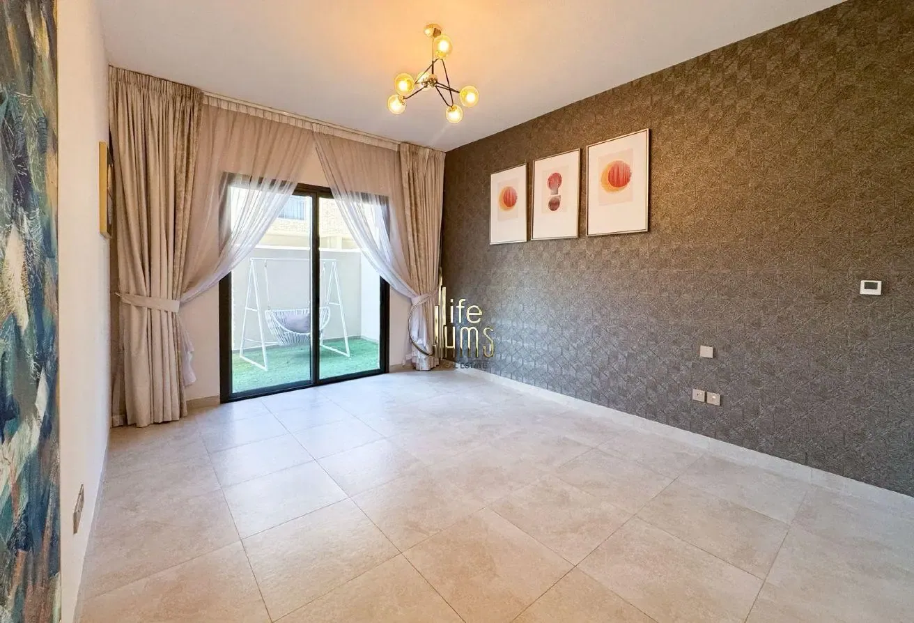 Elegant Residence| Large layout | Rented