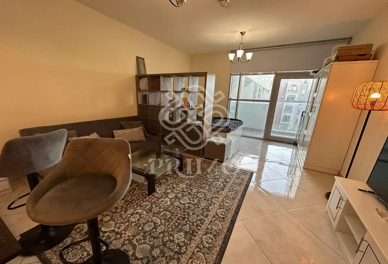POOL VIEW | FULLY FURNISHED | VACANT