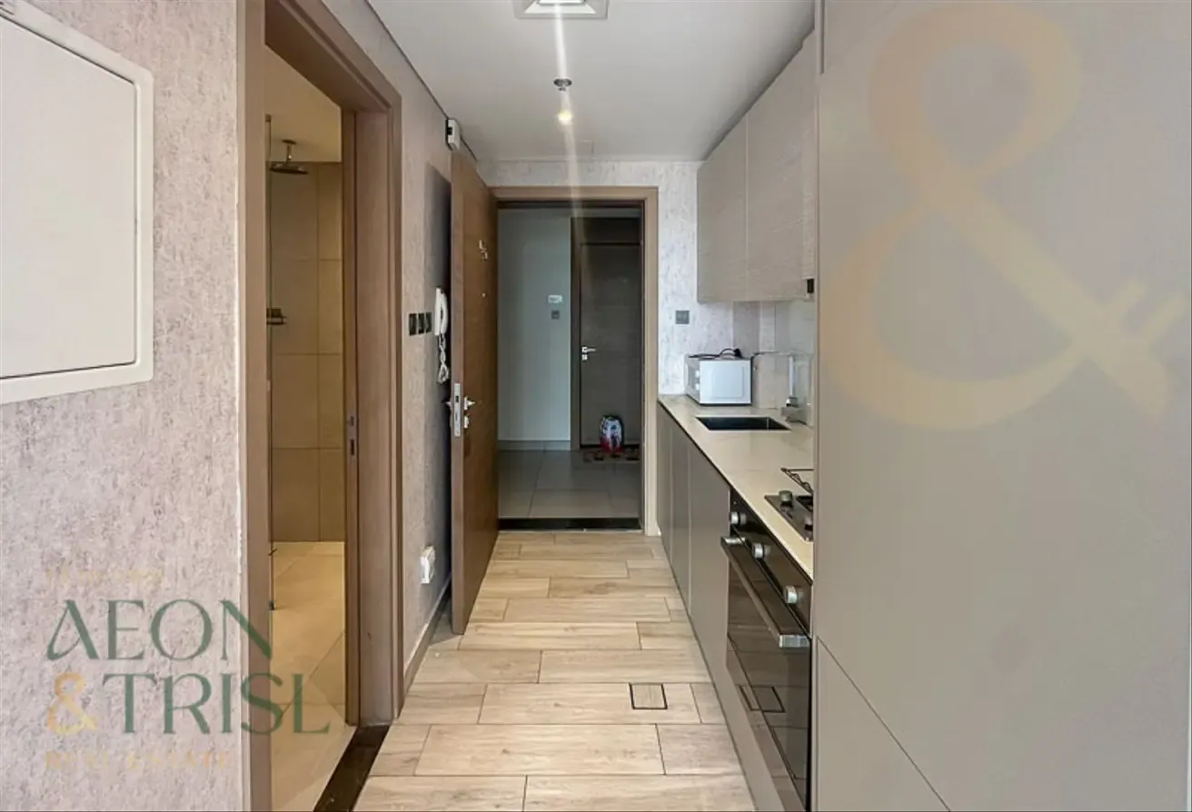 Pool view | Furnished | Top floor