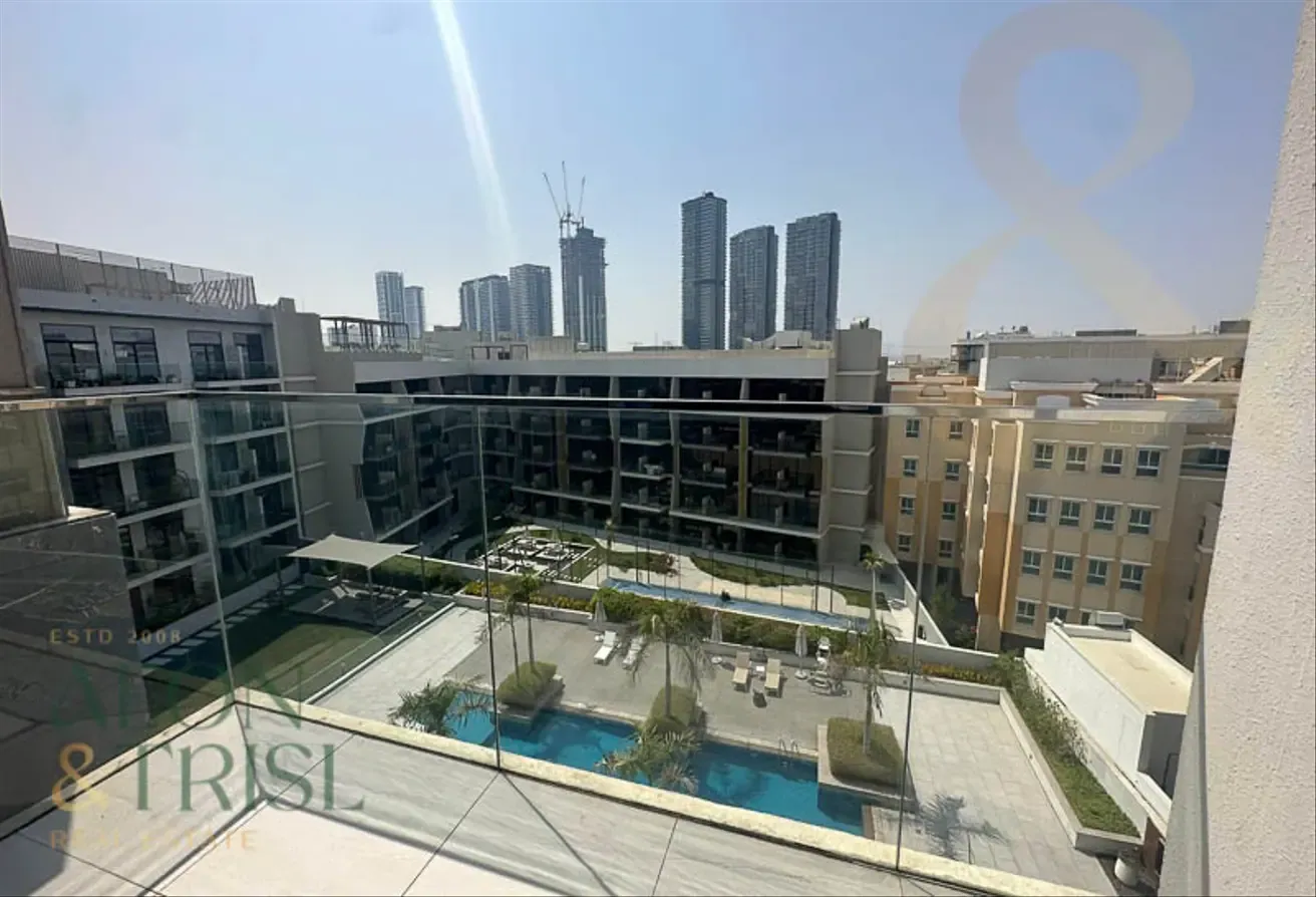 Pool view | Furnished | Top floor