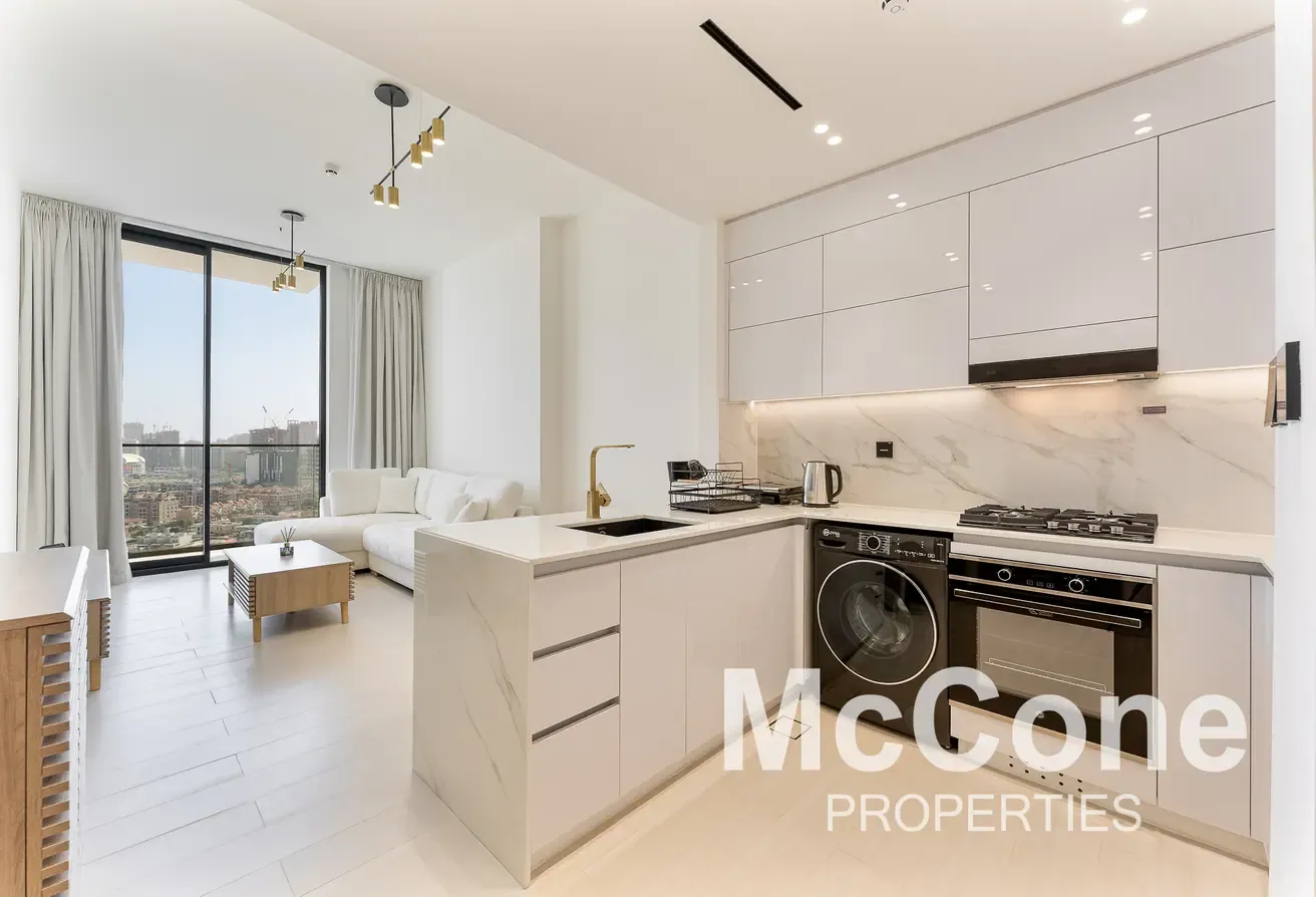 Stylish 1BR | Vacant on Transfer | Fully Furnished