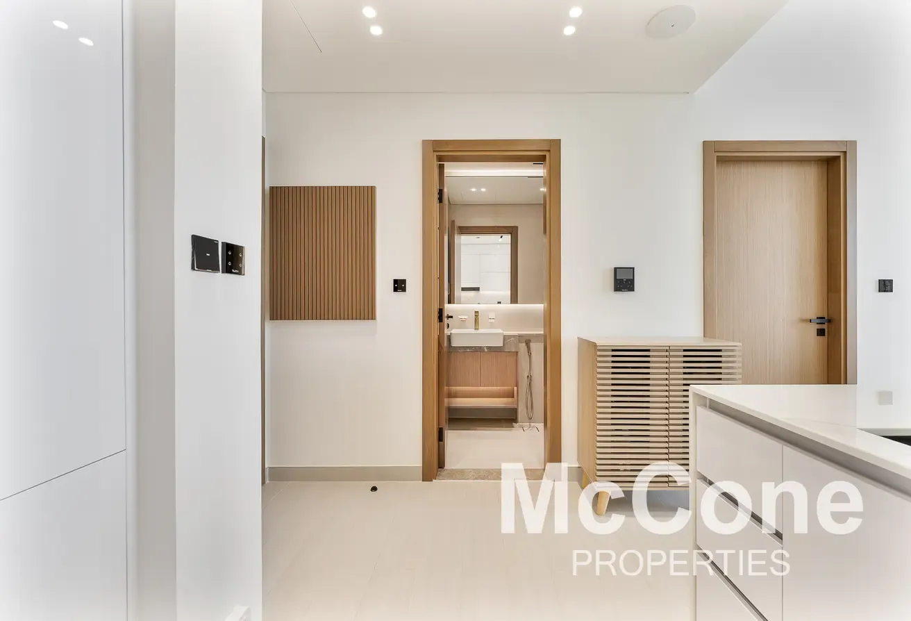 Stylish 1BR | Vacant on Transfer | Fully Furnished