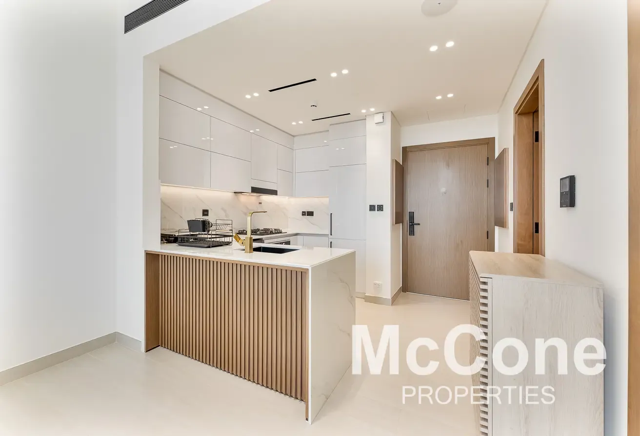 Stylish 1BR | Vacant on Transfer | Fully Furnished