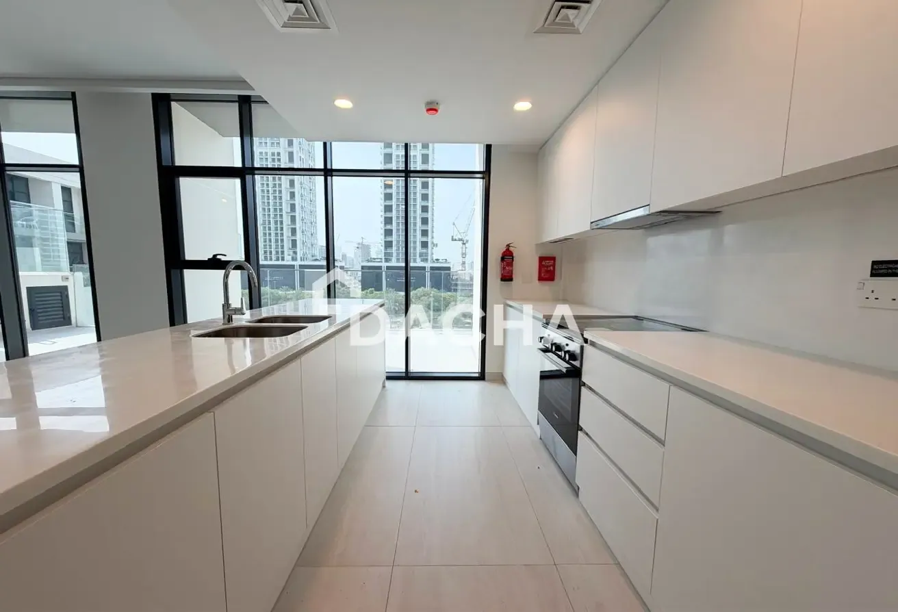 Exclusive | Huge Living | Duplex