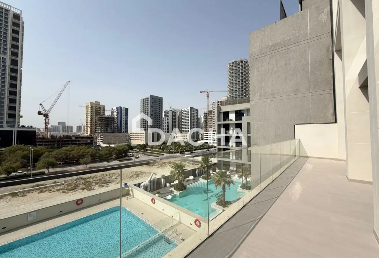 Exclusive | Huge Living | Duplex