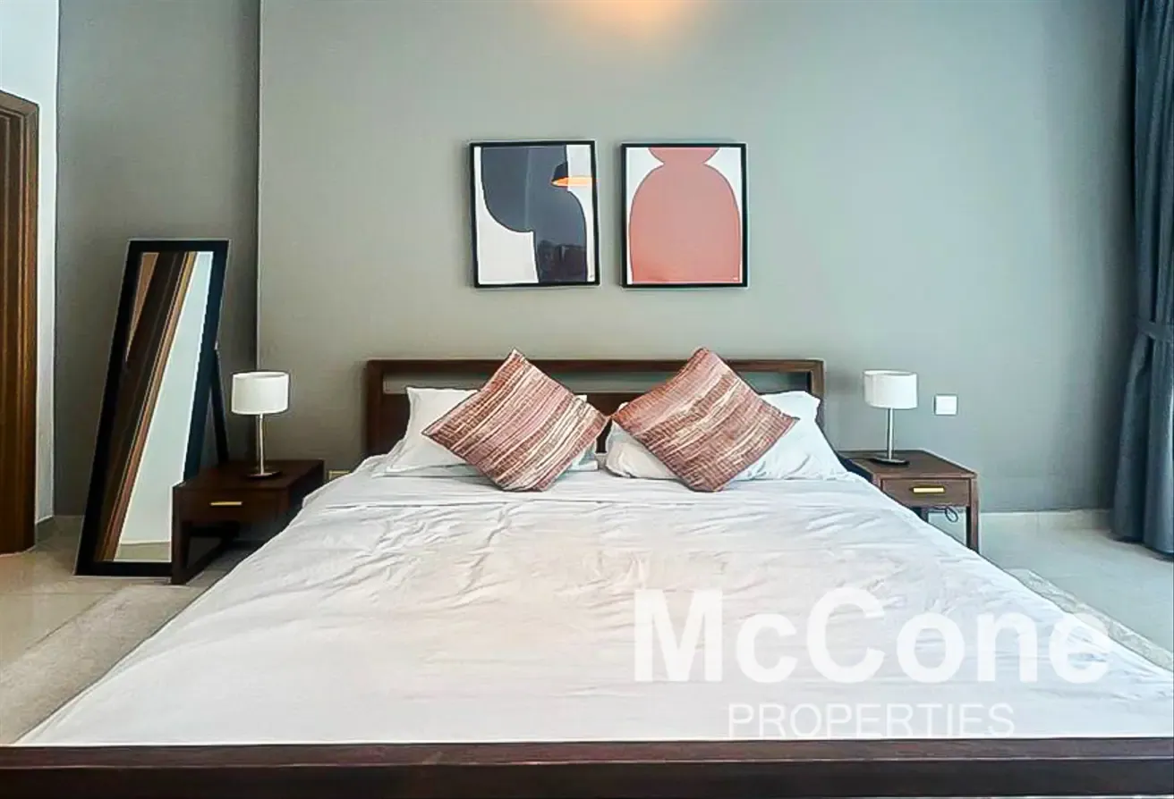 REDUCED | Plus Study & Large Terrace | Heart of DT