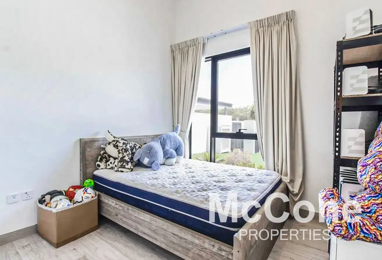 Vastu | Single Row | Vacant | Type B