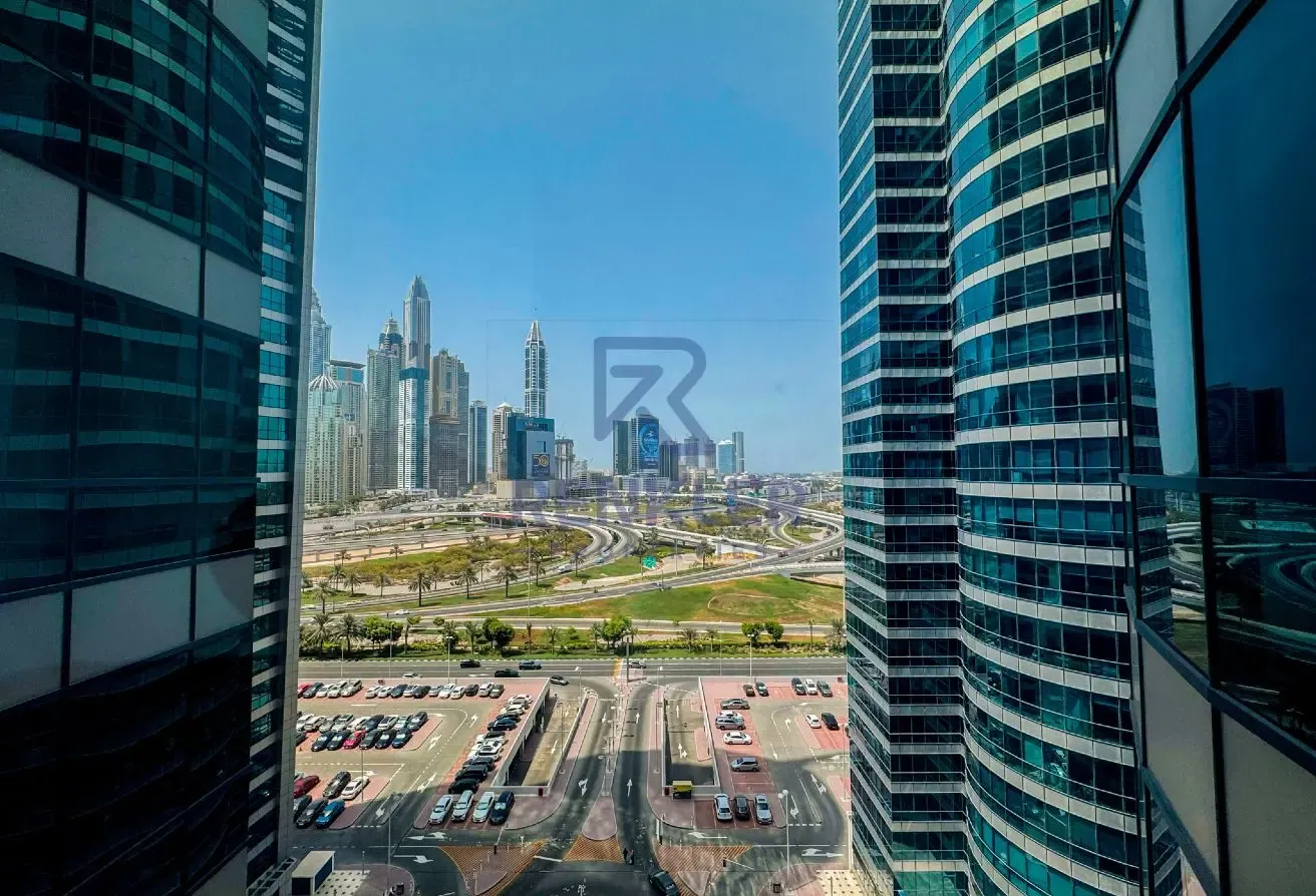 Fitted  | Close To Metro | Partitoned