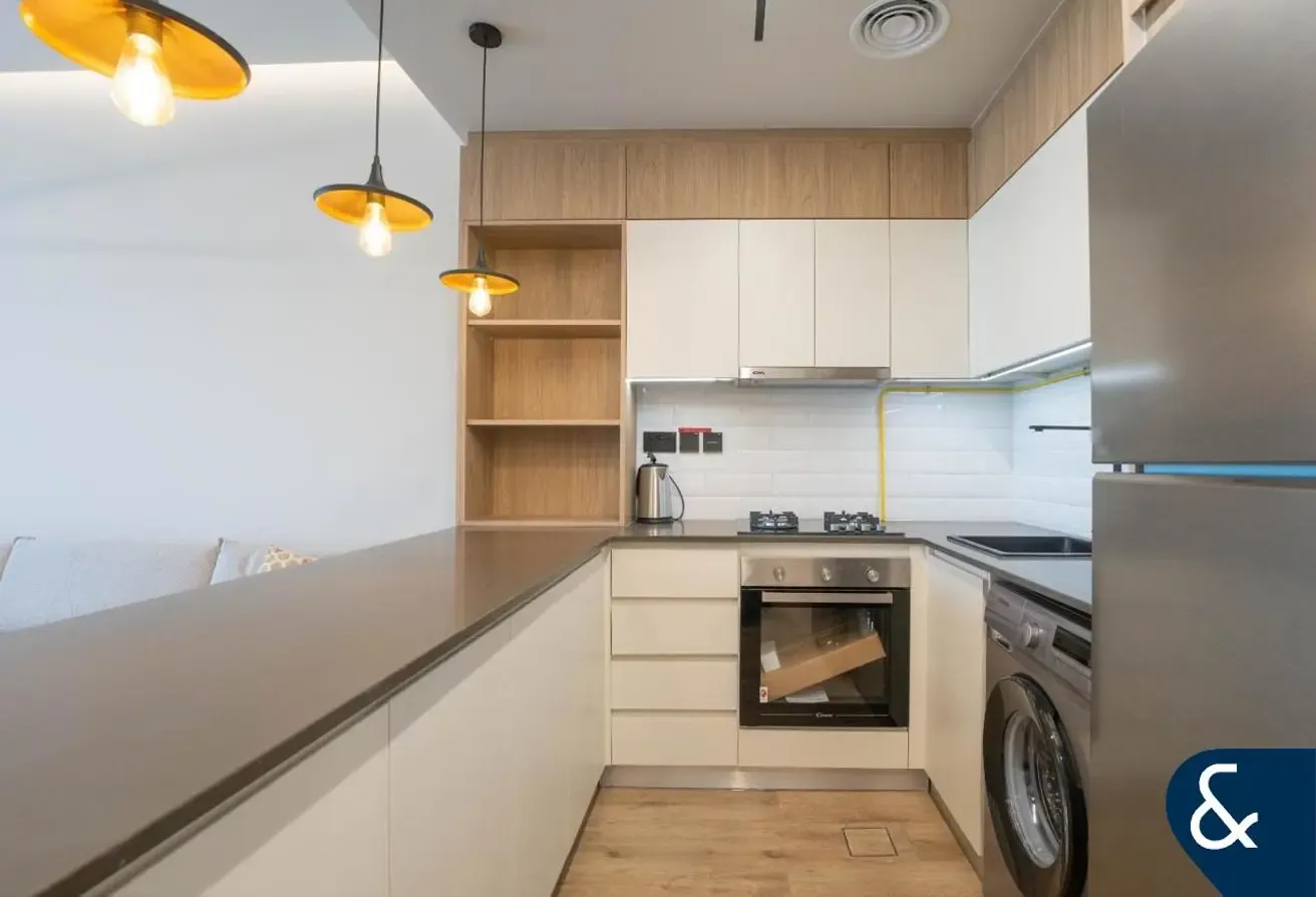 HIGH NET ROI | LARGE STUDIO | AVAILABLE NOW